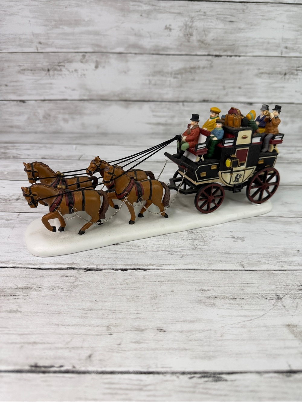 Department 56 Heritage Village ”Holiday Coach”
Christmas village accessory